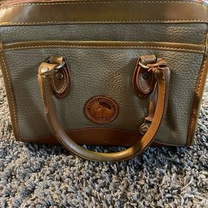 062 vintage rare 80s DOONEY & BOURKE lime crossbody